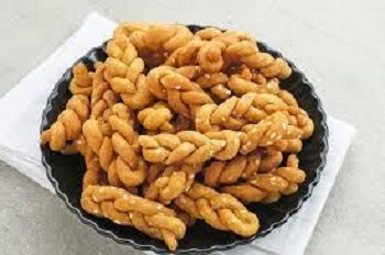 Kue Untir-untir dan Pahit Getir Perjalanan Hidup Keluargaku_alineaku