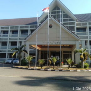 Senangnya berada di fakultas para penulis buku_alineaku