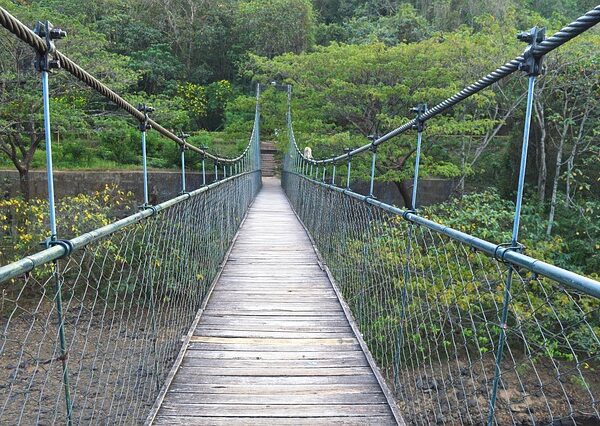 Jembatan Di Atas Ombak_alineaku