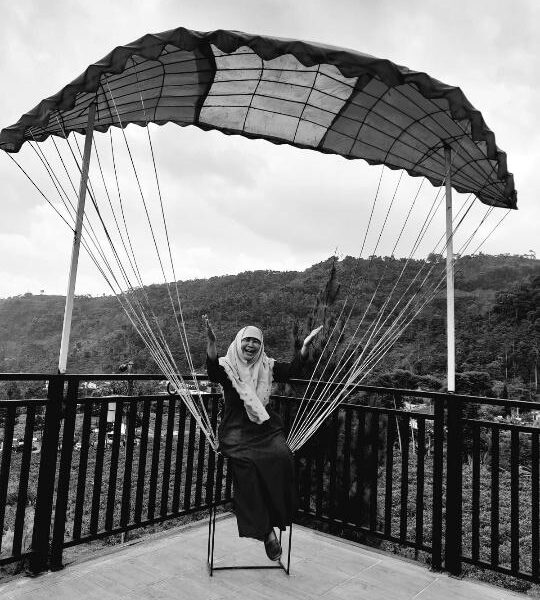 Melayang Tinggi di Awan_alineaku