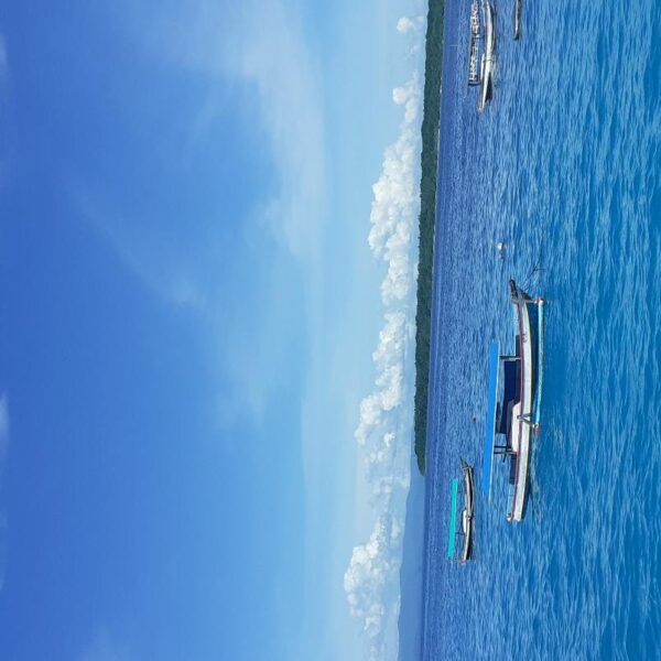 Berkunjung ke Pulau Hinako_alineaku