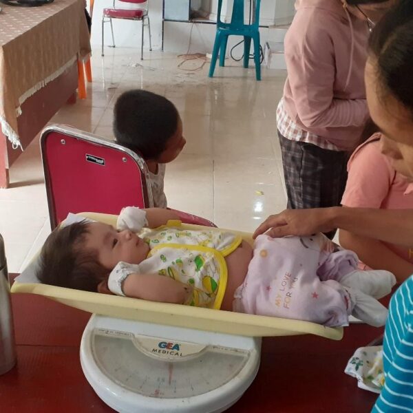 It Takes a Village to Raise a Child_alineaku