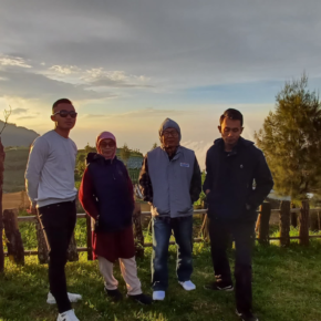 Mengukir Bahagia di Negeri di Atas Awan_alineaku
