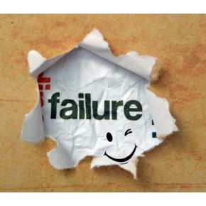 BAB 9 - KEGAGALAN YANG MEMBAWA SENYUM_alineaku