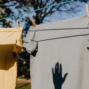 Baju yang Dibuang di Halaman Mimpi_alineaku