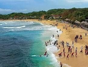 Liburan ke Pantai_alineaku