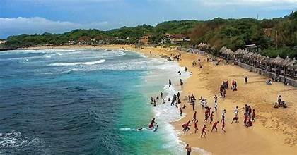 Liburan ke Pantai_alineaku