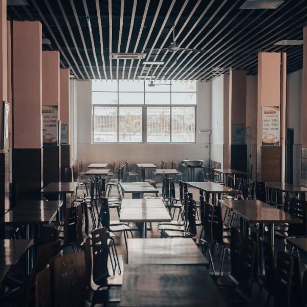 Rumor Suara di Kantin Sekolah_alineaku